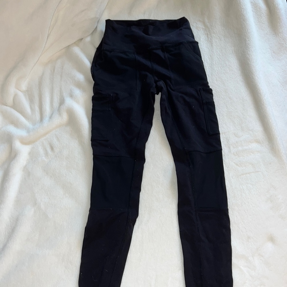 ALO black leggings with pockets (xs)